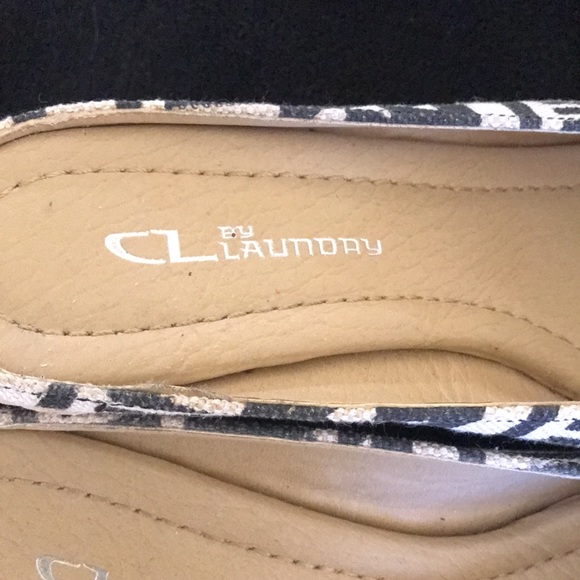 7 1/2 stack heels.C.L. By LAUNDRY rubber soles. Heel stack as an “espadrille”💗 - Picture 3 of 8